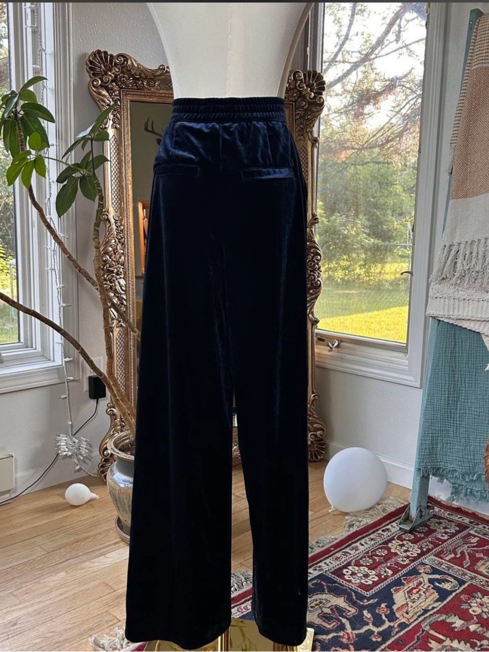 Blank NYC Midnight Velvet Wide-Leg Pants - Picture 4 of 7